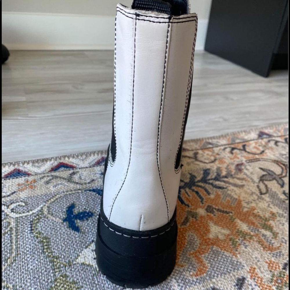 Women’s 8.5 Marc fisher White Platform Boots - Picture 6 of 10